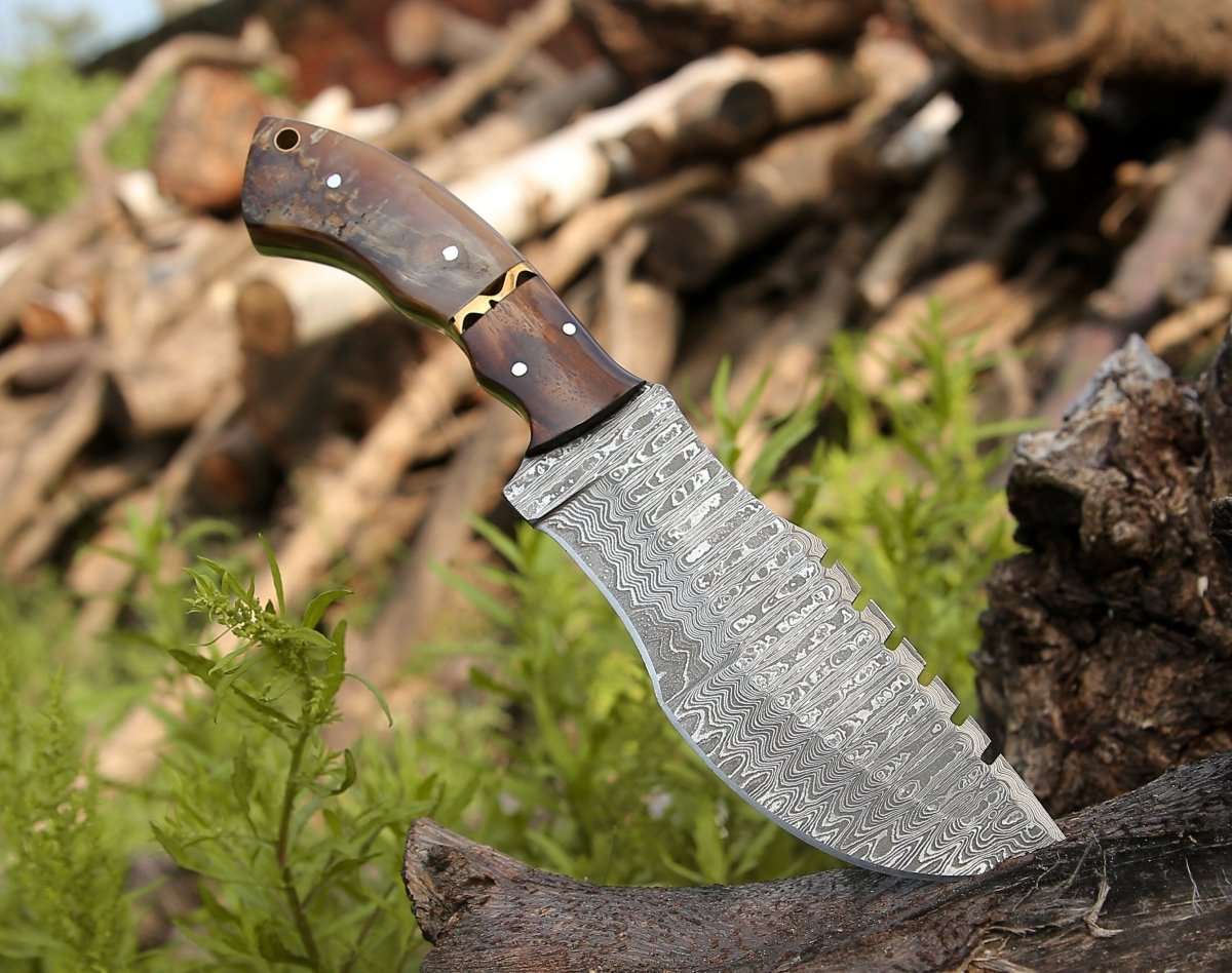 Beautiful Tracker Knife Han forged Damascus Steel 2024 Blade