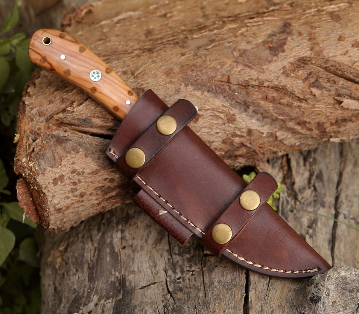 2024 Damascus steel scout carry knife with olivewood and bone handle, True 275 leyers, genuine leather sheath, wooden gift box